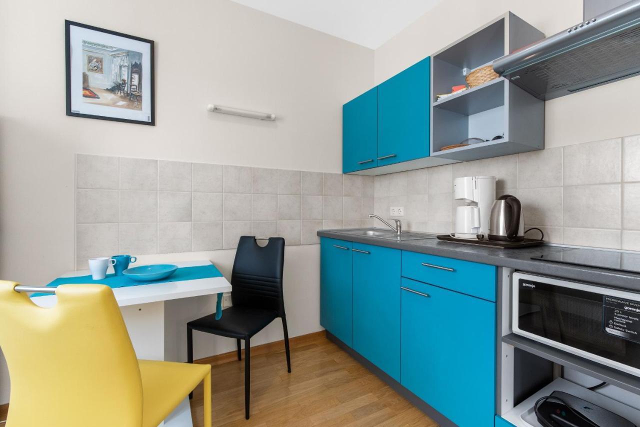 Villa Hope - Apartments With Shared Pool Porec Ngoại thất bức ảnh